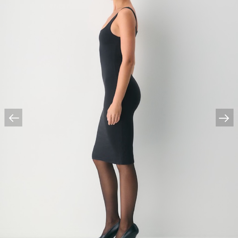 Aritizia - Contour Black Sleeveless Dress - Picture 3 of 6